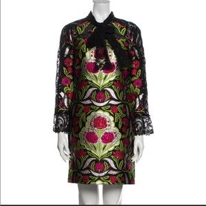 GUCCI Embroidered Lace Shift Dress sz IT 40 small NEW